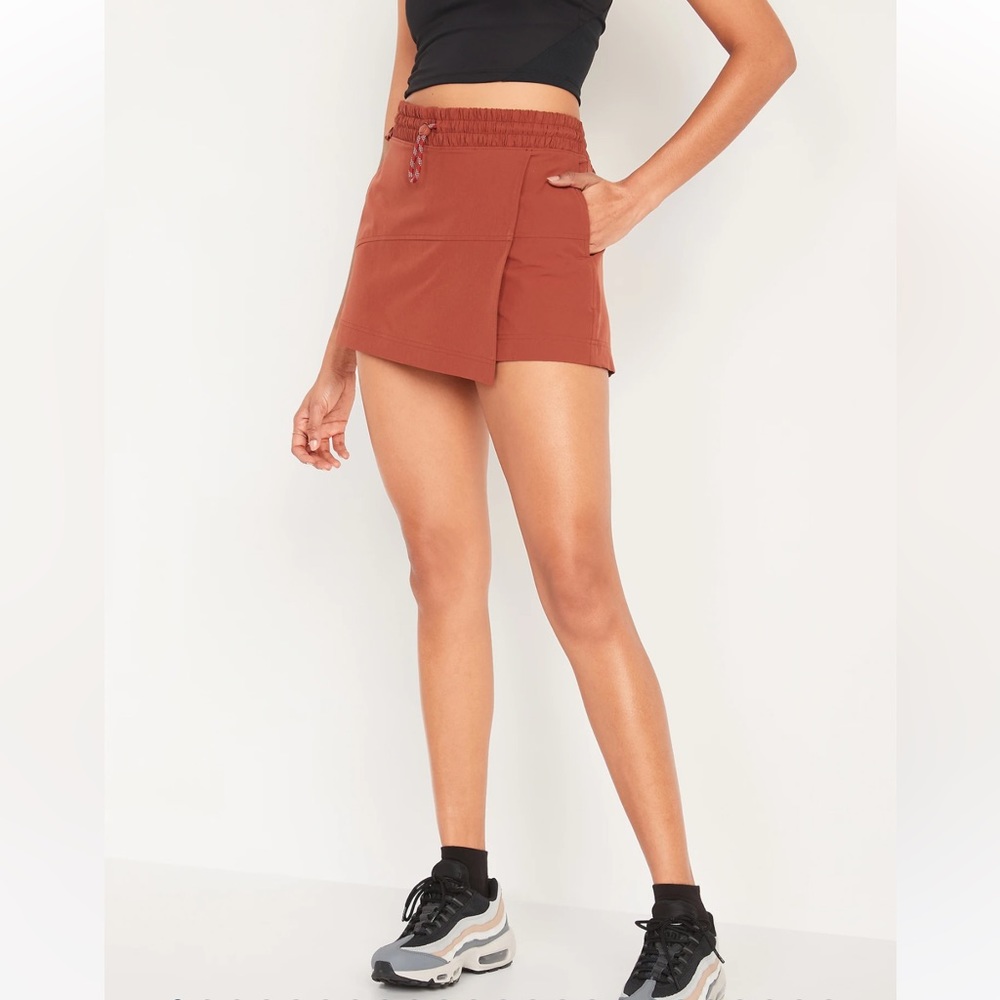 Old Navy High-Waisted StretchTech Water-Repellent Wrap-Effect Skort